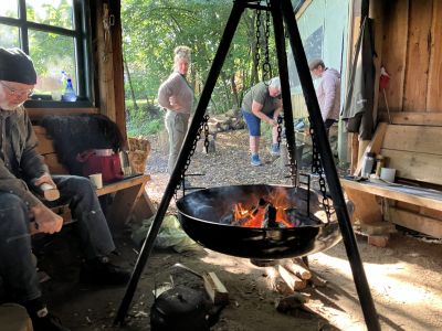 Et forløb for dig, som har brug for, i samvær med andre kvinder, at bringe naturen ind i hverdagen, så du fremadrettet kan lære at tanke op og få en mere balanceret hverdag.