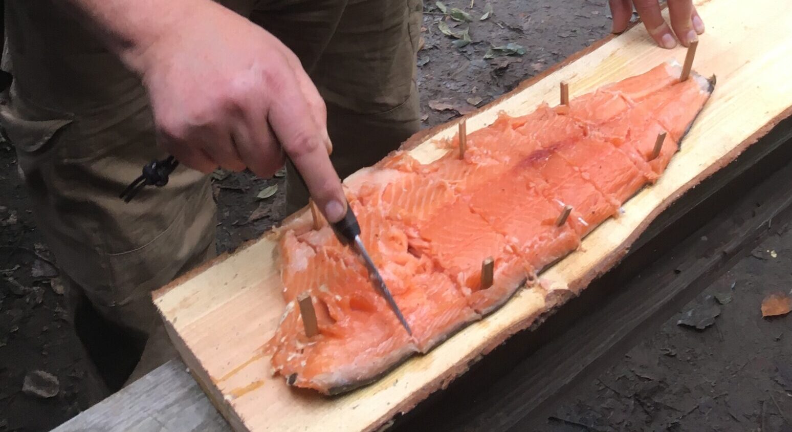 Er du en vildmand? Kan du overleve i naturen? 5C basic survival skills. Æg og bacon. Skotsk æg. Røget laks. Tændstål. Læderarbejde.